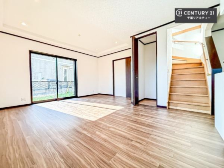 rO 傫ȑ炽Ղ̗z閾邢rOBĴ郊rOŉƑĉ났̎Ԃ߂܂B