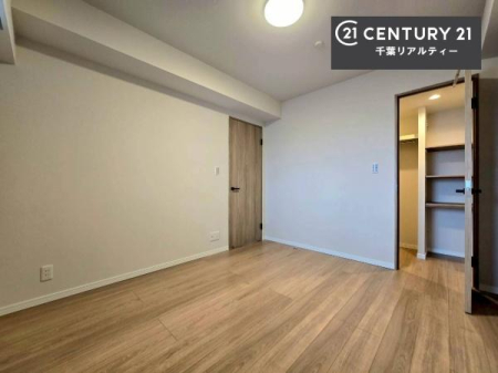 m [Xy[XĂ܂IXbLڂ鎖ł܂ˁB
ƋI΂ȂVvȃfUCׁ̈AƋI΂Cɓ̋ԍ肪łłˁB