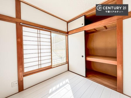 m [Xy[XĂ܂IXbLڂ鎖ł܂ˁB
ƋI΂ȂVvȃfUCׁ̈AƋI΂Cɓ̋ԍ肪łłˁB