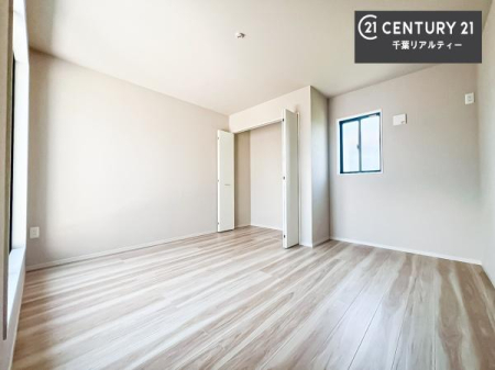 q [Xy[XtĂ̂ŁA}ȗqłU炩TbƕЂÂđϕ֗łI