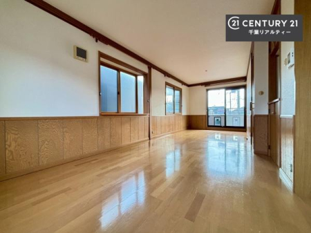 rO ؂ȉƑW܂邩炱LDKɂ͂肽B
qCɏ΂Ȃ瑖ĂpuLƂɂėǂvƎvuԂłB