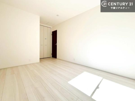 m VvɃfUCĂ邽߁AƋIт܂I
Cɓ̉ƋuĂ낰Ԃ邱Ƃł܂B