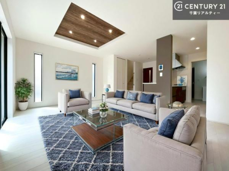 rO ƋCGp[XłBSnǂrO͉ƑRƏW܂܂BƑcR̎ԂłBƑƁAw[Ԃ߂łˁB邭JIȋԂłB