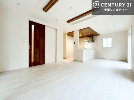 rO ؂ȉƑW܂邩炱LDKɂ͂肽B
qCɏ΂Ȃ瑖ĂpuLƂɂėǂvƎvuԂłB