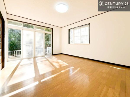 rO 傫ȑ炽Ղ̗z閾邢rOBĴ郊rOŉƑĉ났̎Ԃ߂܂B