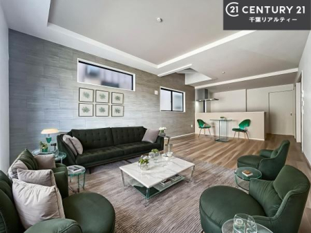 rO ƋCGp[XłBSnǂrO͉ƑRƏW܂܂BƑcR̎ԂłBƑƁAw[Ԃ߂łˁB邭JIȋԂłB