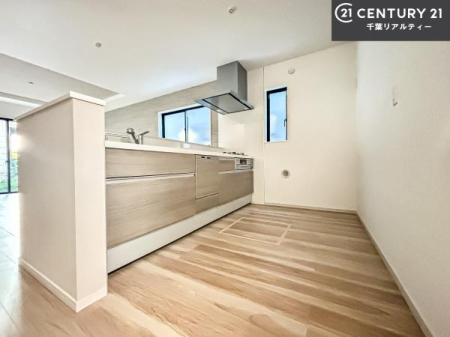 Lb` lC̑ΖʎVXeLb`̗pĂ܂IƑ̃R~jP[VRƑ݌vłB
qlɂڂ͂̂ŊłˁB[͂܂I