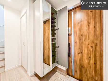  V[Y{bNXtȂ̂ŁAւЕt|₷łI
XbLւŌ˂JuԁÂSnԂo}Ă܂B

