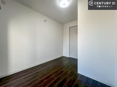 q VvɃfUCĂ邽߁AƋIт܂I
Cɓ̉ƋuĂ낰Ԃ邱Ƃł܂B
