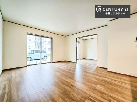 rO 傫ȑ炽Ղ̗z閾邢_CjOLb`BĴ郊rOŉƑĉ났̎Ԃ߂܂B