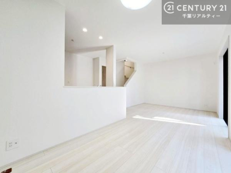 rO LX_CjOXy[XI肨HB΂yԂ߂܂BX̔܂I