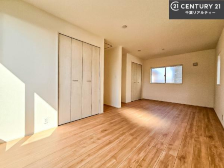 Q VvɃfUCĂ邽߁AƋIт܂I
Cɓ̉ƋuĂ낰Ԃ邱Ƃł܂B