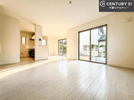 rO SnǂrO͉ƑRƏW܂܂BƑcR̎ԂłBƑƁAw[Ԃ߂łˁB邭JIȋԂłB