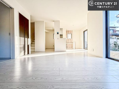 rO LX_CjOXy[XI肨HB΂yԂ߂܂BX̔܂I