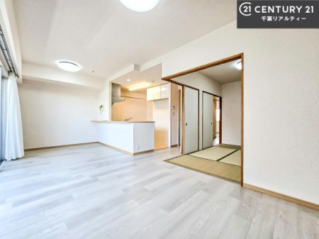 rO 傫ȑ炽Ղ̗z閾邢rOBĴ郊rOŉƑĉ났̎Ԃ߂܂B