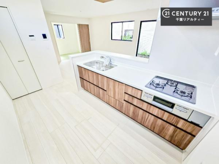 Lb` lC̑ΖʎVXeLb`̗pĂ܂IƑ̃R~jP[VRƑ݌vłB
qlɂڂ͂̂ŊłˁBLXgĉKɍƂi݂܂B