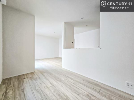 rO LX_CjOXy[XI肨HB΂yԂ߂܂BX̔܂I