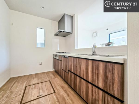 Lb` lC̑ΖʎVXeLb`̗pĂ܂IƑ̃R~jP[VRƑ݌vłB
qlɂڂ͂̂ŊłˁBLXgĉKɍƂi݂܂B