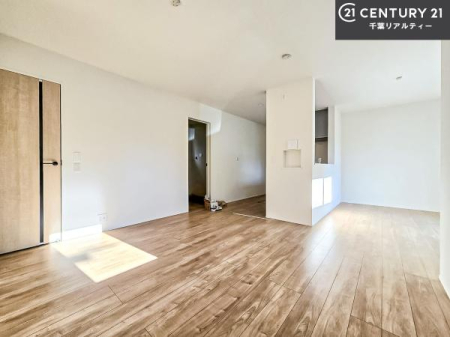 rO ؂ȉƑW܂邩炱LDKɂ͂肽B
qCɏ΂Ȃ瑖ĂpuLƂɂėǂvƎvuԂłB