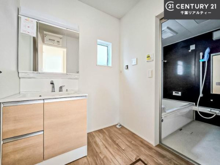 ʑEʏ t̖邢ʎłICɓւłĐɕۂƂł܂IRނ̂łς̎dオǂȂ܂ˁI