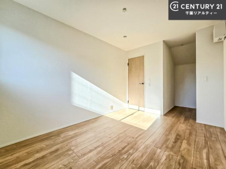 Q DޗḿA̖ڊo߂CǂłˁBԂƉ߂Ƃł܂BDF̃t[OǂȉƋɂ}b`܂I