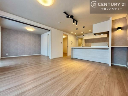 rO Sn悳Ƌ@\ǋmx[V}VBFƏ㎿ȑfނaAX̕炵ɉ₩ȎԂ炵܂B