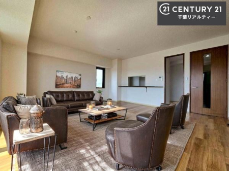 rO ƋCGp[XłBSnǂrO͉ƑRƏW܂܂BƑcR̎ԂłBƑƁAw[Ԃ߂łˁB邭JIȋԂłB