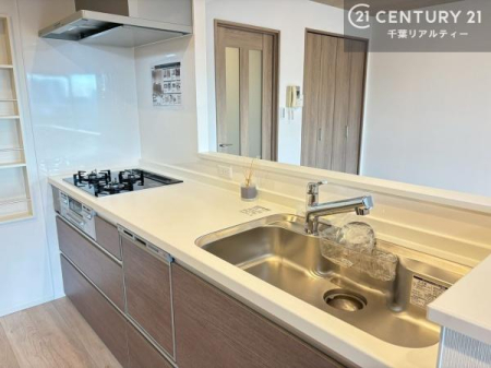 Lb` lC̑ΖʎVXeLb`̗pĂ܂IƑ̃R~jP[VRƑ݌vłB
qlɂڂ͂̂ŊłˁBLXgĉKɍƂi݂܂B