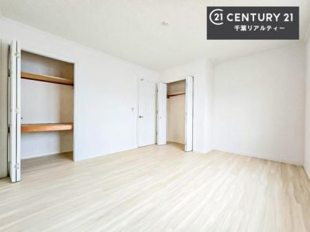 q [Xy[XĂ܂IXbLڂ鎖ł܂ˁB
ƋI΂ȂVvȃfUCׁ̈AƋI΂Cɓ̋ԍ肪łłˁB