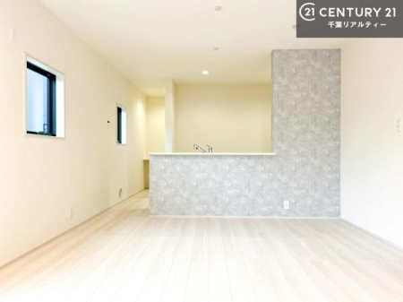 rO LX_CjOXy[XI肨HB΂yԂ߂܂BX̔܂I