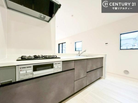 Lb` lC̑ΖʎVXeLb`̗pĂ܂IƑ̃R~jP[VRƑ݌vłB
qlɂڂ͂̂ŊłˁBLXgĉKɍƂi݂܂B