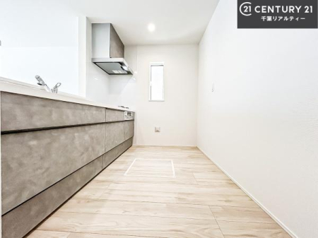 Lb` Ƃ肠钲Xy[XōƂ₷KȃLb`łI
qlƈꏏɂَqy߂LXXy[XłByԂɂȂ肻łˁI