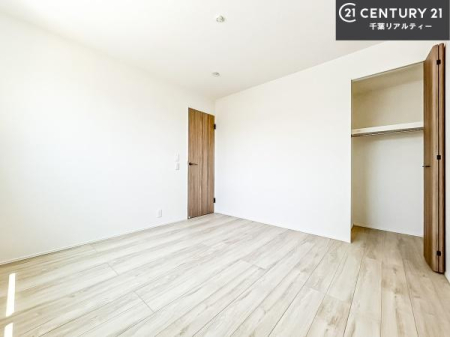 rOȊŐ 邭ʂ̗ǂłBuVvvɃfUCꂽBRx̂ŉƋ⃌CAEgłD݂̋Ԃnグ܂B