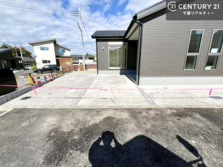 ԏ ԃXy[X2䕪܂IZJhJ[͂AoCN⎩]ԂȂǂuꏊɍ܂B