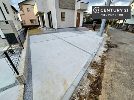 ԏ ԃXy[X2䕪܂IZJhJ[͂AoCN⎩]ԂȂǂuꏊɍ܂B