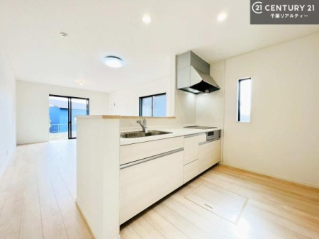 Lb` ydlzlC̑ΖʎVXeLb`̗pĂ܂IƑ̃R~jP[VRƑ݌vłB
qlɂڂ͂̂ŊłˁB[͂܂I