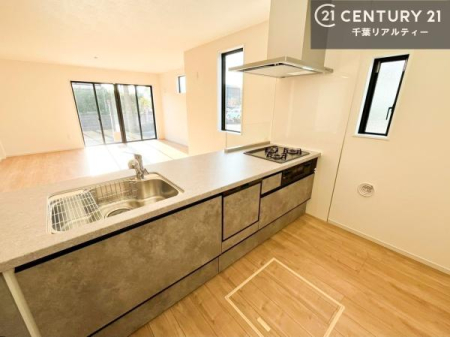 Lb` lC̑ΖʎVXeLb`̗pĂ܂IƑ̃R~jP[VRƑ݌vłB
qlɂڂ͂̂ŊłˁBLXgĉKɍƂi݂܂B