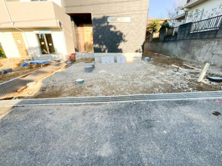 ԏ ԃXy[X͍ő3䕪܂IZJhJ[͂AoCN⎩]ԂȂǂuꏊɍ܂B