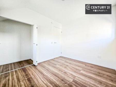 q VvɃfUCĂ邽߁AƋIт܂I
Cɓ̉ƋuĂ낰Ԃ邱Ƃł܂B
