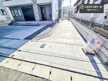 ԏ ԃXy[X2䕪܂IZJhJ[͂AoCN⎩]ԂȂǂuꏊɍ܂B