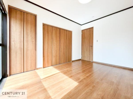 q [Xy[XĂ܂IXbLڂ鎖ł܂ˁB
ƋI΂ȂVvȃfUCׁ̈AƋI΂Cɓ̋ԍ肪łłˁB