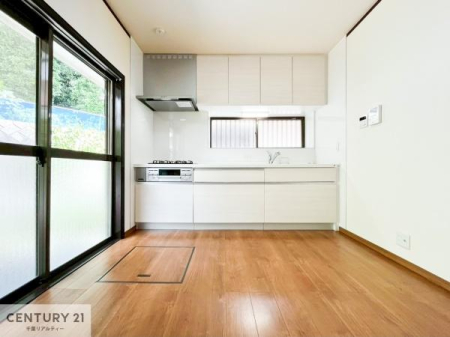 rO 傫ȑ炽Ղ̗z閾邢_CjOLb`BĴ郊rOŉƑĉ났̎Ԃ߂܂B