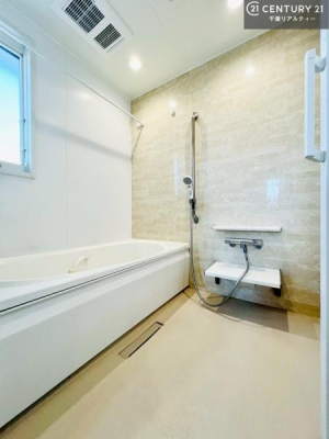  Ƃ̂oX[IKȃoX^C܂I
1̔ƖĂfGȃN[[VԂɂȂ肻łˁB