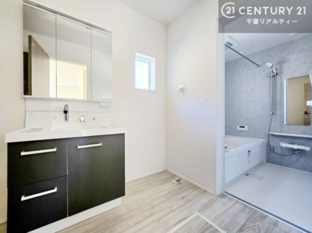 ���ʑ�E���ʏ� �g�Ȃ�𐮂�����ʏ��́A���������厖�ł��I������̐������̂��镵�͋C�����o�I�C�����悭���g�����������܂��B�L�X�����X�y�[�X���������ł��ˁI