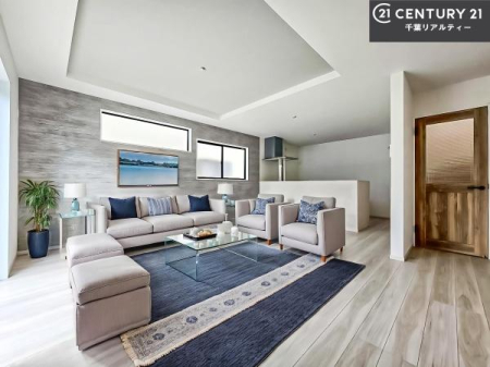 rO ƋCGp[XłBSnǂrO͉ƑRƏW܂܂BƑcR̎ԂłBƑƁAw[Ԃ߂łˁB邭JIȋԂłB