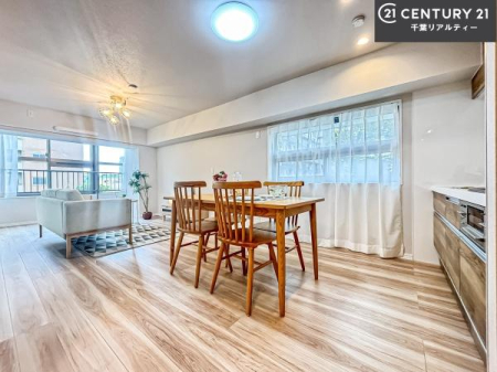 rO ؂ȉƑW܂邩炱LDKɂ͂肽B
qCɏ΂Ȃ瑖ĂpuLƂɂėǂvƎvuԂłB