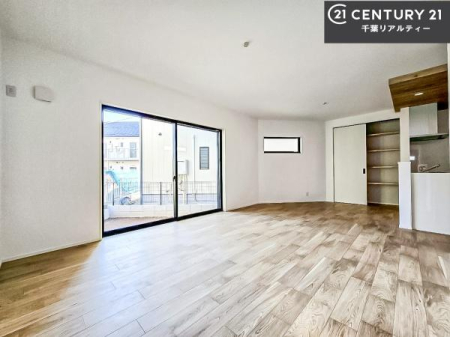 rO 傫ȑ炽Ղ̗z閾邢rOBĴ郊rOŉƑĉ났̎Ԃ߂܂B