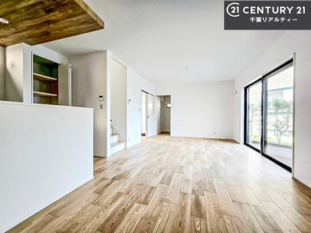 rO ؂ȉƑW܂邩炱LDKɂ͂肽B
qCɏ΂Ȃ瑖ĂpuLƂɂėǂvƎvuԂłB