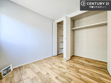 Q [Xy[XĂ܂IXbLڂ鎖ł܂ˁB
ƋI΂ȂVvȃfUCׁ̈AƋI΂Cɓ̋ԍ肪łłˁB