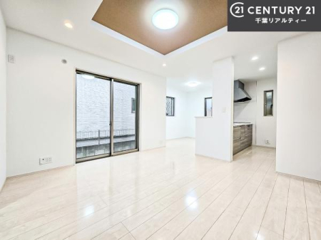 rO 傫ȑ炽Ղ̗z閾邢rOBĴ郊rOŉƑĉ났̎Ԃ߂܂B